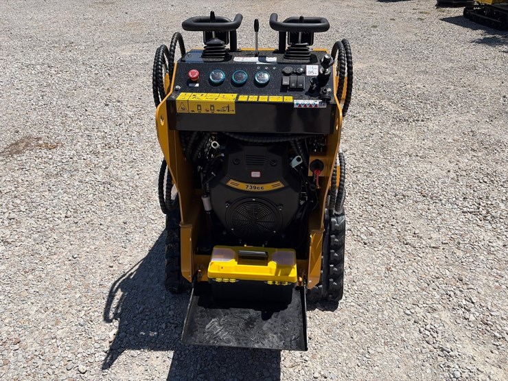 #229-•-unused-2026-agt-mx-crt23-mini-skid-steer-loader-image-4
