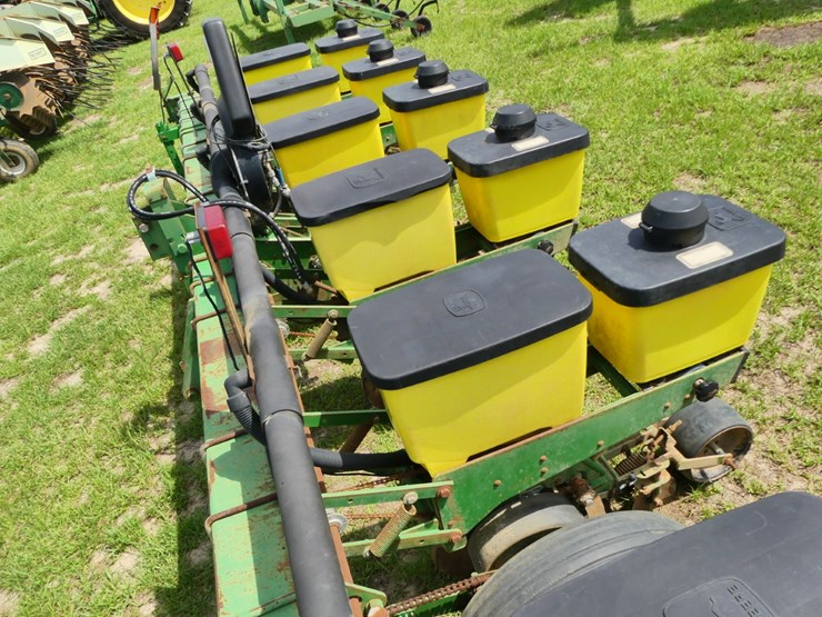 john-deere-1700-image-6