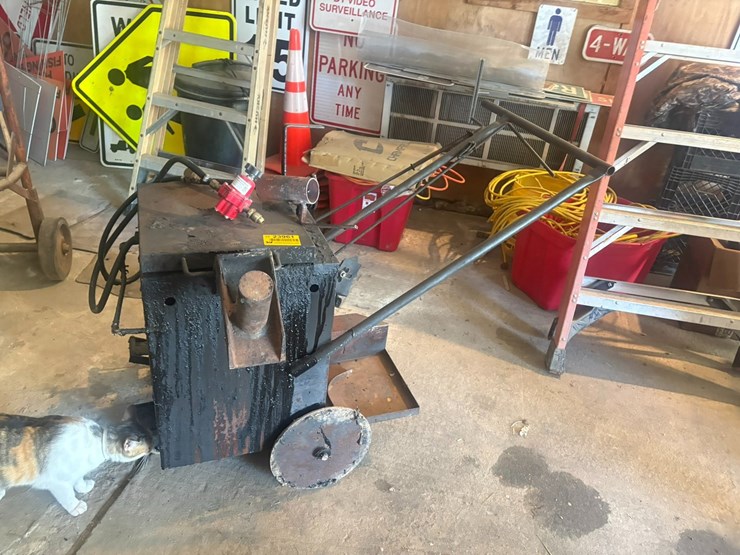 #23961-•-asphalt-melter-applicator-image-1