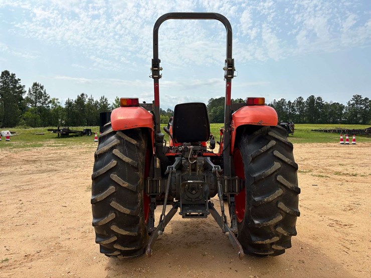 2013-kubota-m7040-image-4
