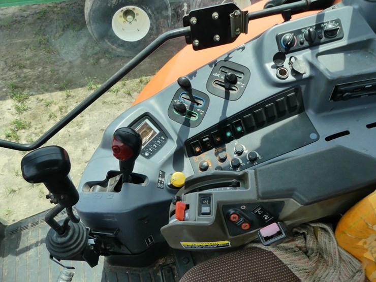 kubota-m135gx-image-12