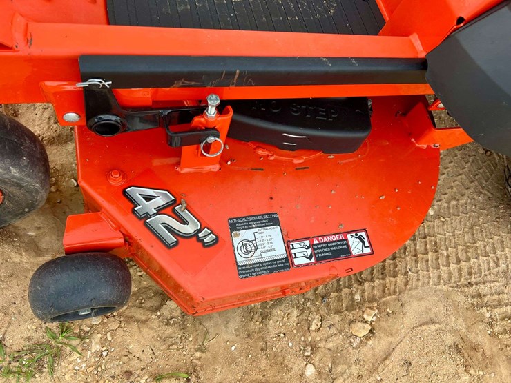 2022-kubota-z231kw-zero-turn-lawn-mower-(26-hours)-image-15