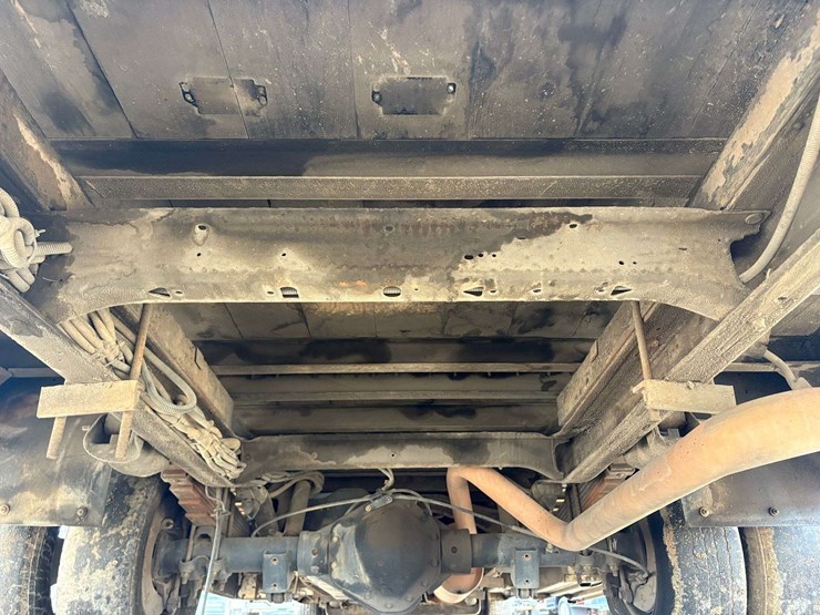 2018-chevrolet-express-3500-image-31