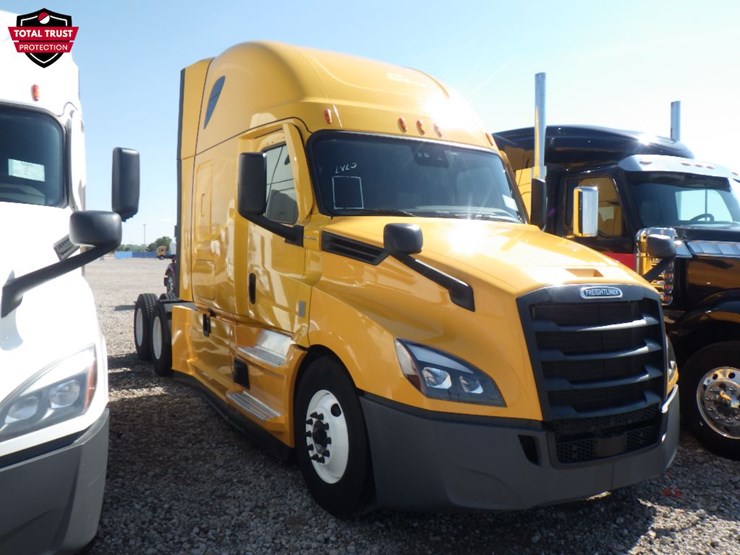 2022-freightliner-cascadia-126-image-3