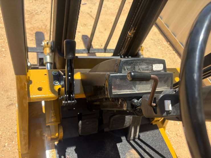 caterpillar-gp15-image-12