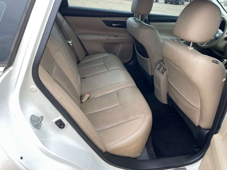 2016-nissan-altima-sl-4-door-sedan-(159,573-miles)-image-16
