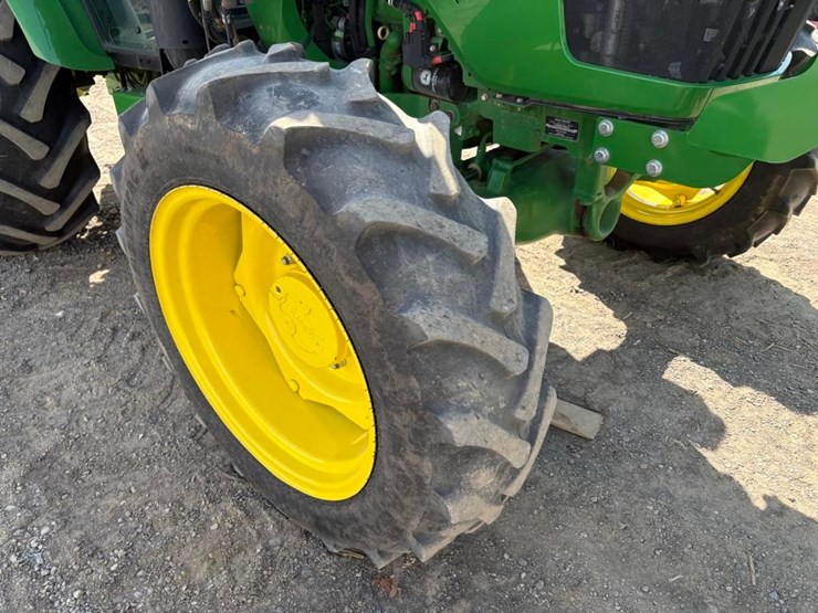 2024-john-deere-5060e-image-10