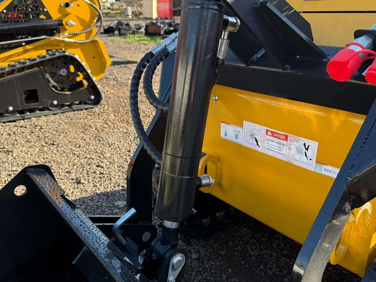 2026-agt-mx-crt23-mini-skid-steer-loader-(new/unused)-includes-bucket-and-accepts-multiple…-image-11