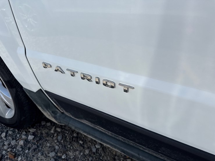 2012-jeep-patriot-image-15