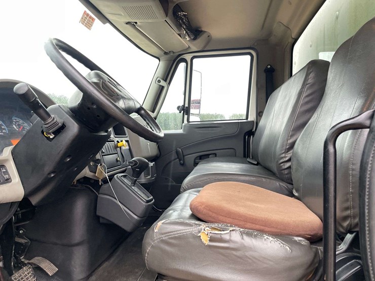 2015-international-durastar-4300-image-10