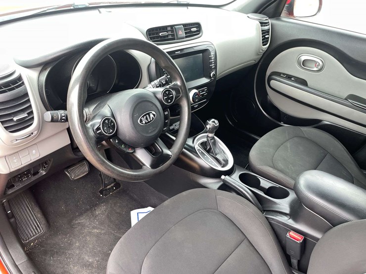 2019-kia-soul-4-door-mpv-(87,300-miles)-image-11