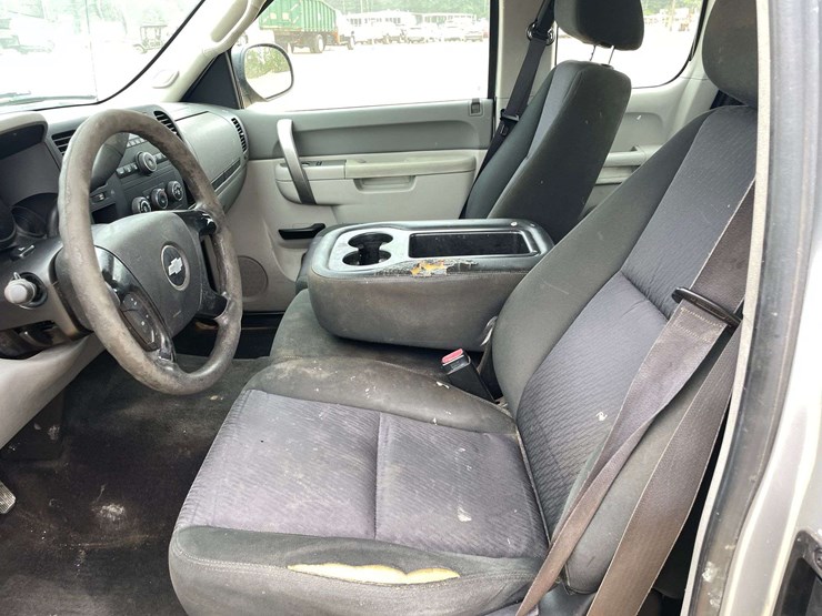 2013-chevrolet-silverado-1500-image-10
