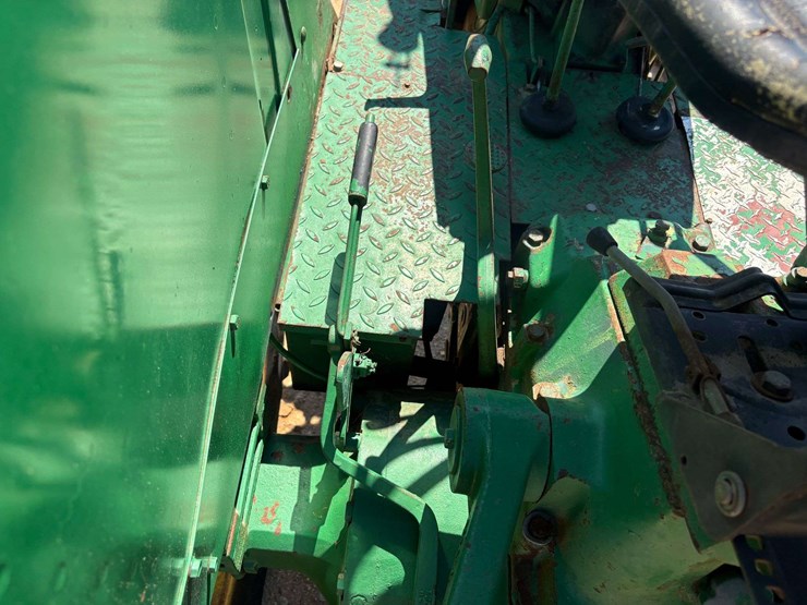 john-deere-3130-image-16