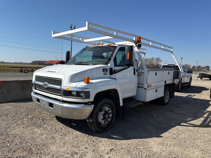 #41358-•-2006-chevrolet-c4500-single-cab-utility-truck-inv#-41358-image-1