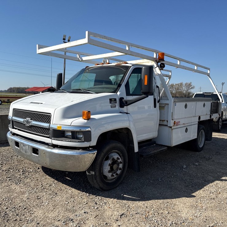 #41358 • 2006 Chevrolet C4500 Single Cab Utility Truck INV# 41358