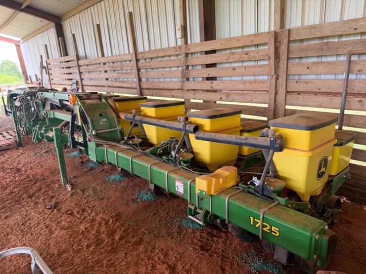 john-deere-1725-image-1
