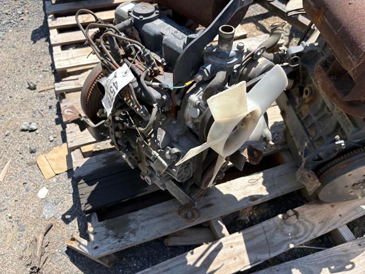 kubota-d1305-3-cylinder-diesel-engine-image-5
