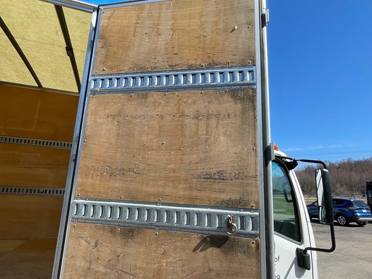 #3278-•-2017-isuzu-n-series-straight-truck-(has-wi-title)-image-22