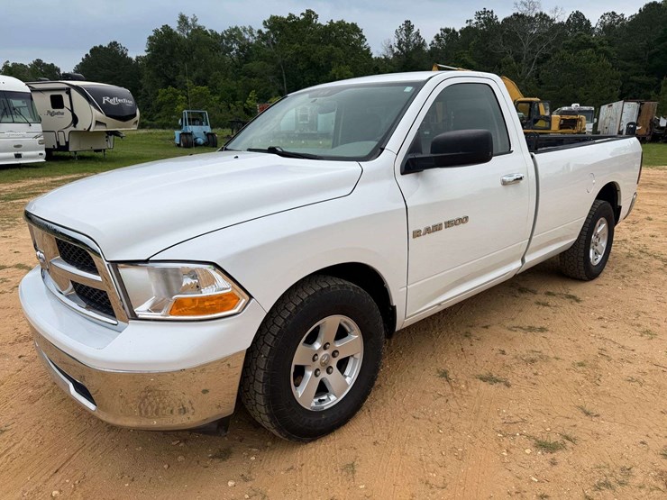 2011-dodge-ram-1500-image-1