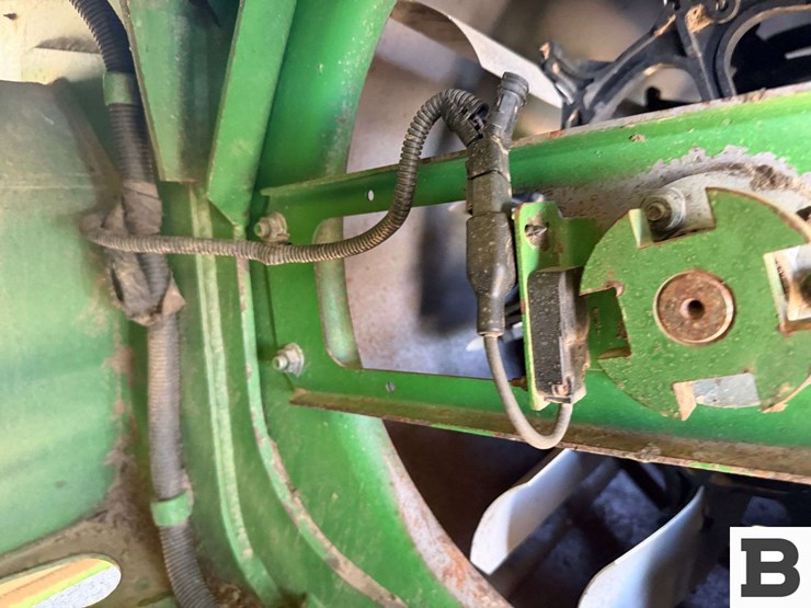 2009-john-deere-9770-sts-image-38