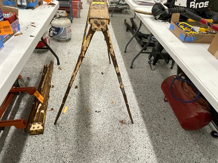 #8606-•-port-a-mate-rolling-stand-image-14