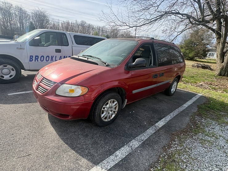 #42108-•-2007-chrysler-grand-caravan-passenger-van-vin:-1d8gp24r57b236495-image-1