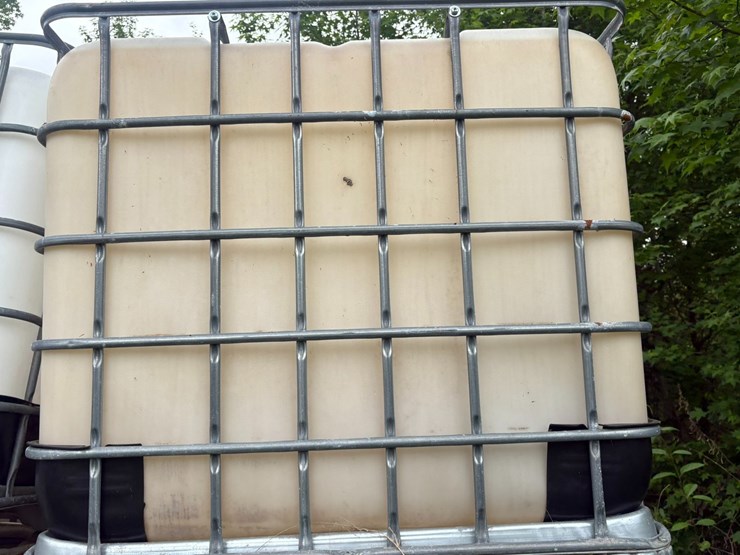 #23983-•-lot-of-(13)-poly-tanks-w/-cage-image-17