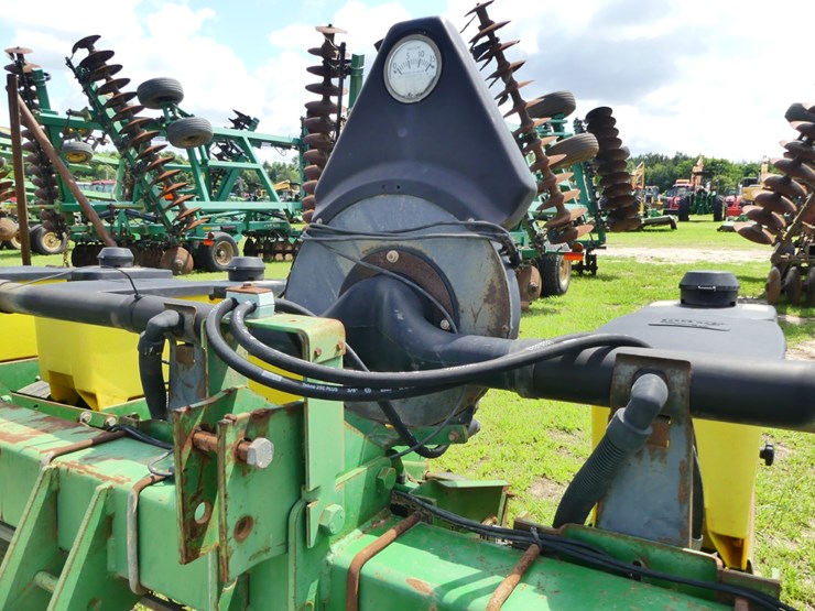 john-deere-1700-image-7