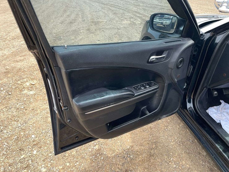 2014-dodge-charger-4-door-police-sedan-(133,562-miles)-image-9