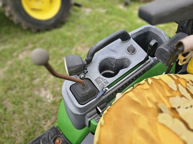 2018-john-deere-1025r-image-14