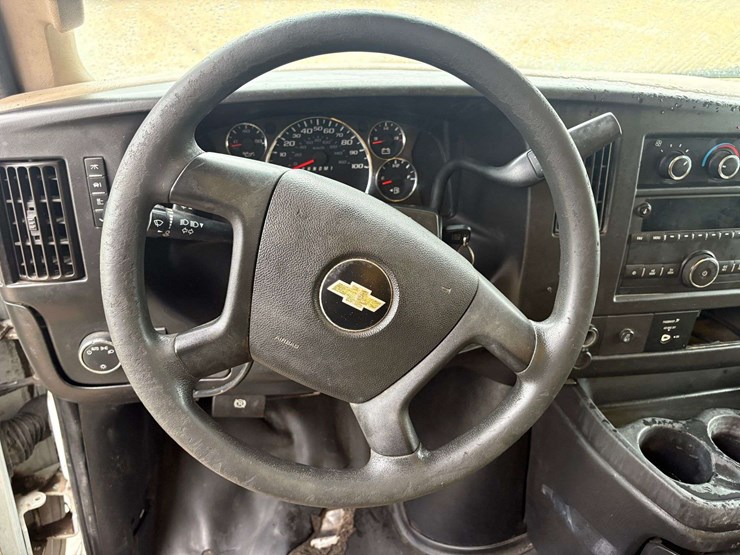 2018-chevrolet-express-3500-image-14