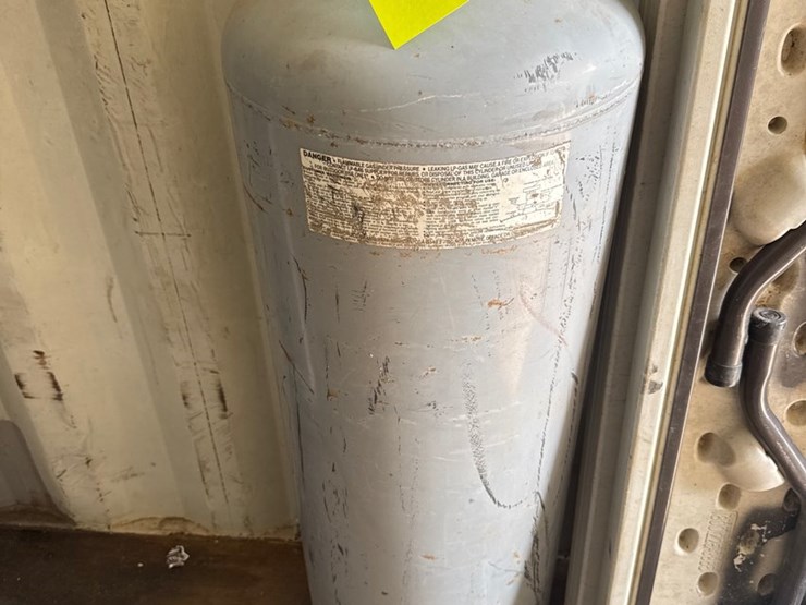 #549-•-100lb-propane-tank-image-1