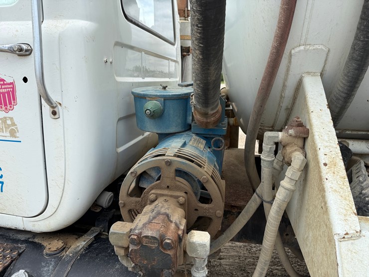1993-mack-rd690s-image-10