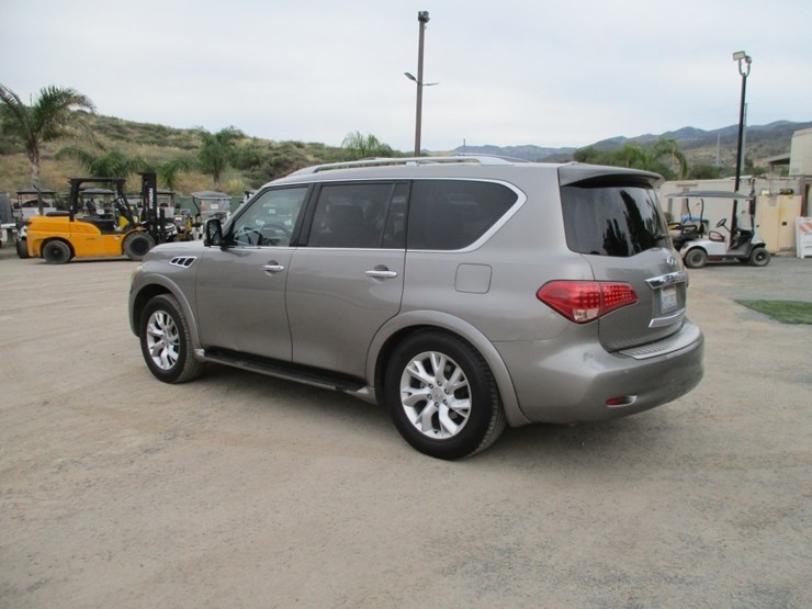 2012-infiniti-qx56-image-4