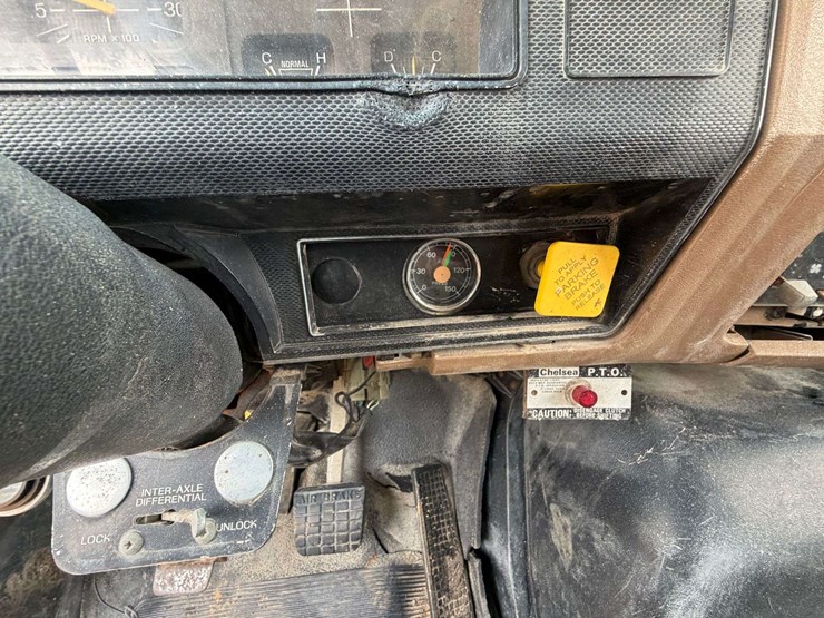 1990-ford-f900-image-23