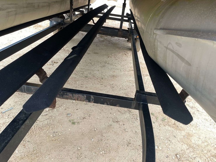 2003-palm-beach-24’-pontoon-boat-with-tandem-axle-trailer-image-10