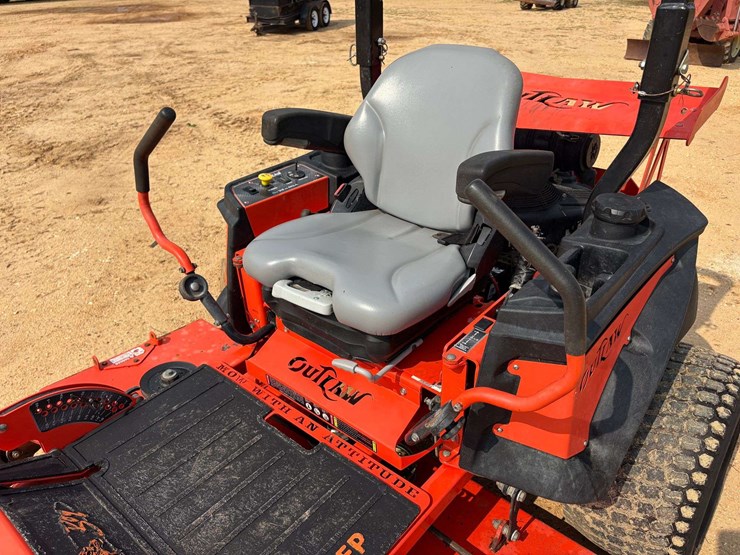 bad-boy-"outlaw"-72"-cut-zero-turn-lawn-mower-(1,403-hours)-image-10