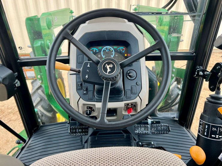2025-john-deere-5055e-image-19