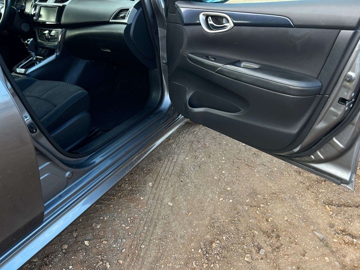 2019-nissan-sentra-sr-image-26