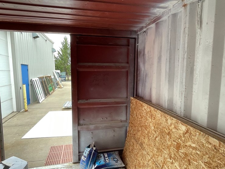 #3286-•-red-shipping-container-image-13
