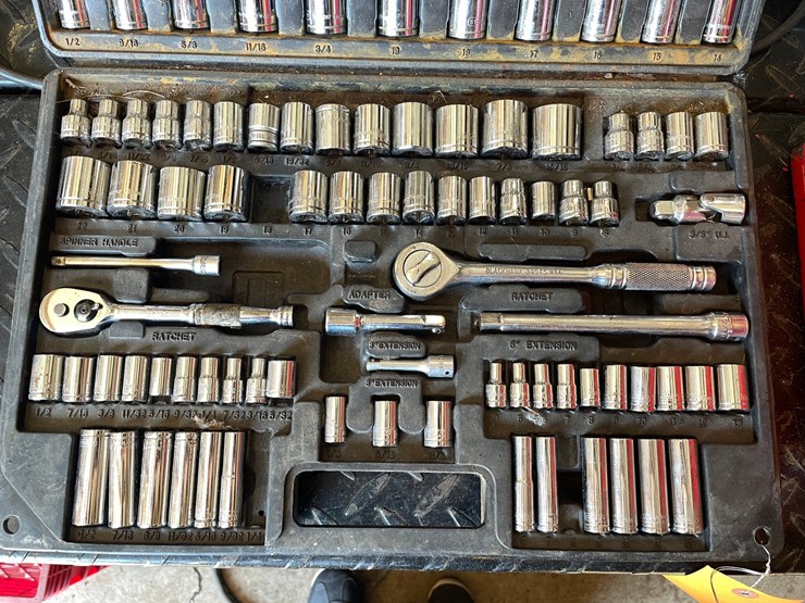 #1838-•-stanley-110-piece-mechanic's-tool-set-image-6