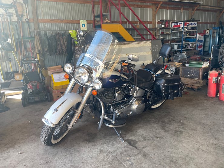 #1805-•-2005-harley-davidson-softail-motorcycle-(has-wi-title)-image-1