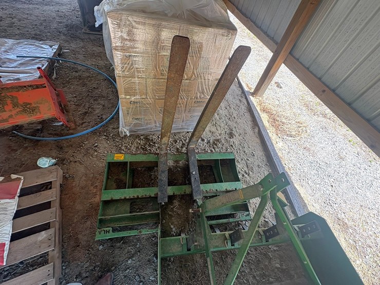 #23964-•-john-deere-1023-q/a-forks-image-3