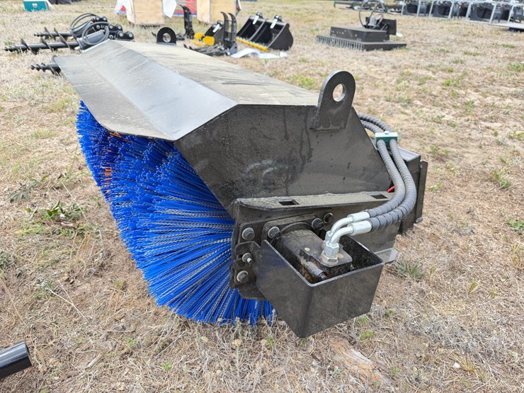 #604-•-hydraulic-angle-sweeper-for-mini-excavator-image-4