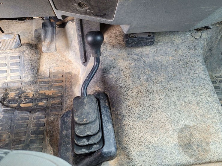 2011-ford-f350-image-22