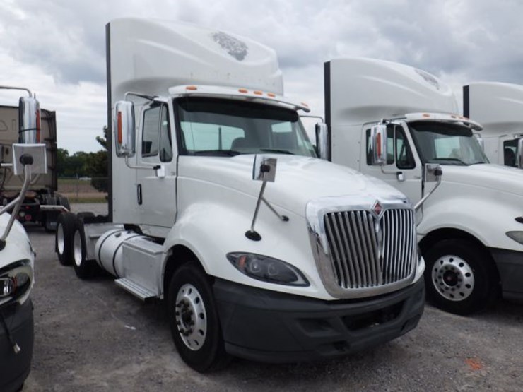 2017-international-prostar-image-3
