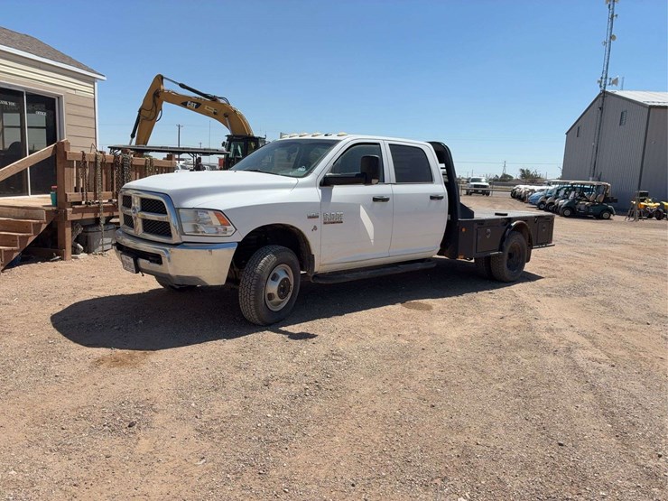 2015-ram-3500-laramie-image-1