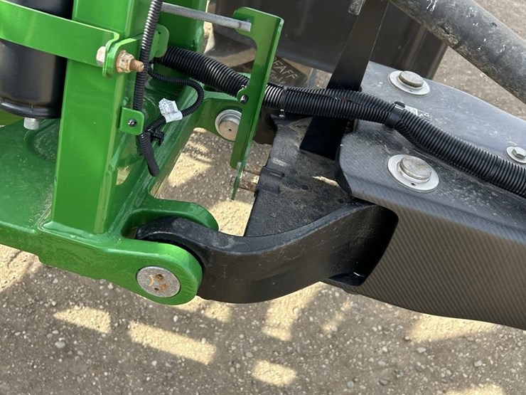 2020-john-deere-r4045-image-96