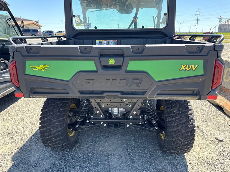 2025-john-deere-gator-image-6