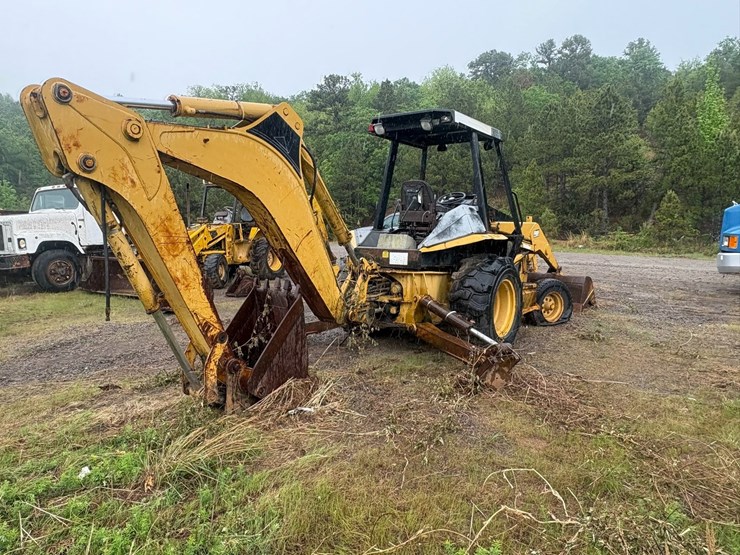 caterpillar-416b-image-4